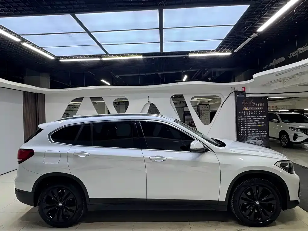 BMW X1 — фото 5