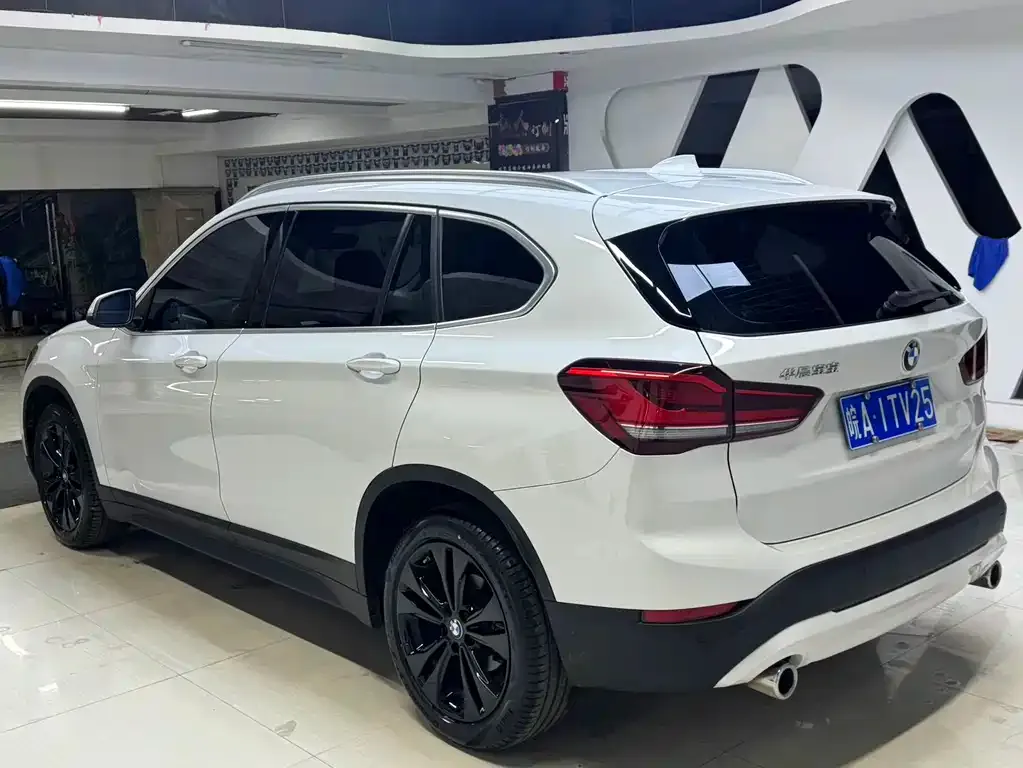 BMW X1 — фото 2