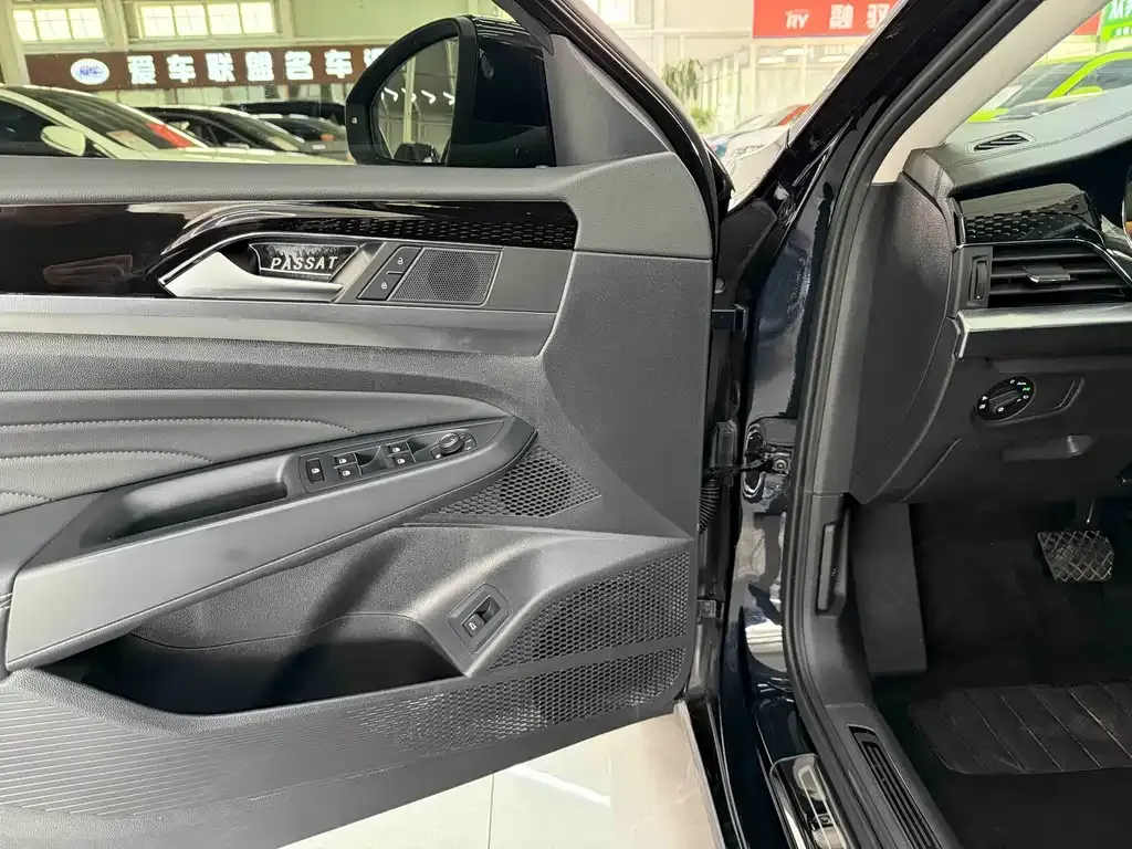 Volkswagen Passat — фото 6