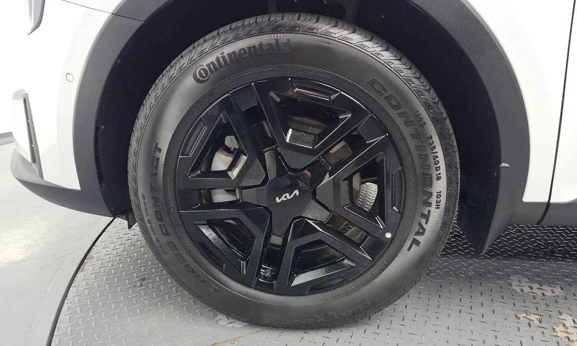 Kia Sorento — фото 10