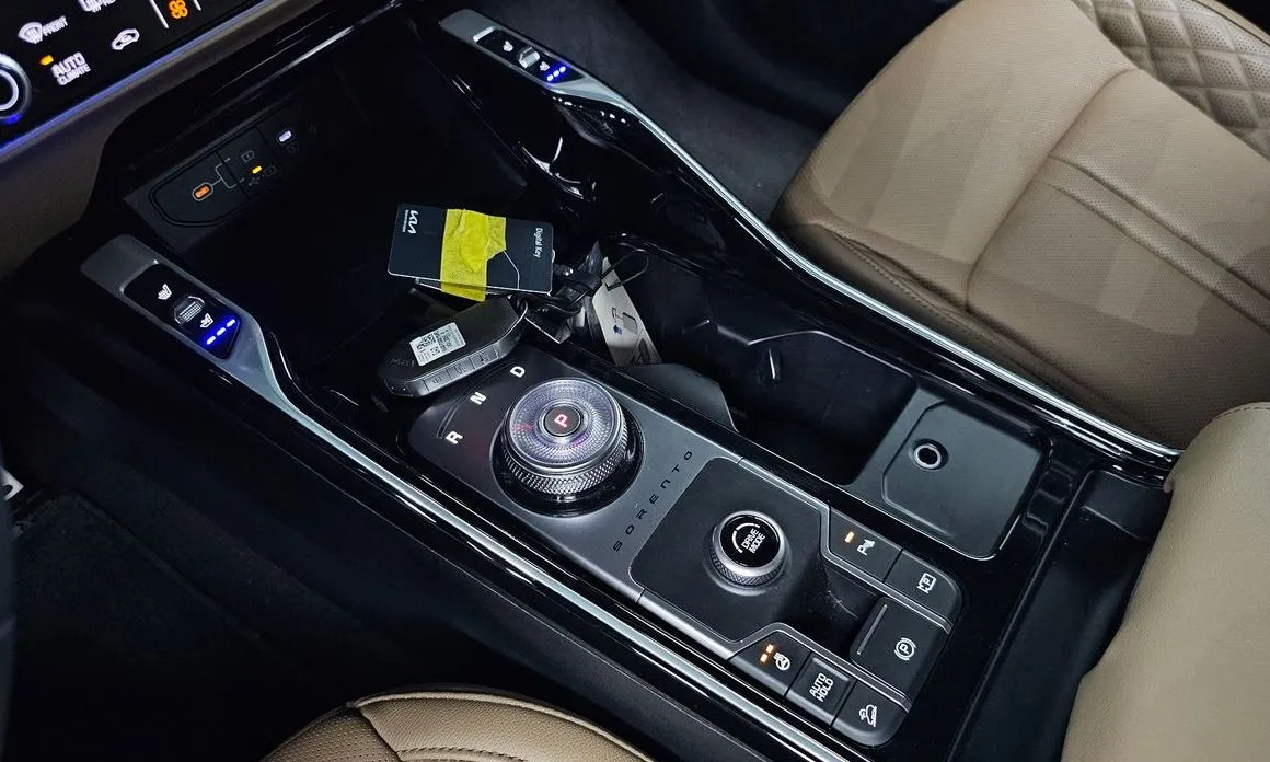 Kia Sorento — фото 9