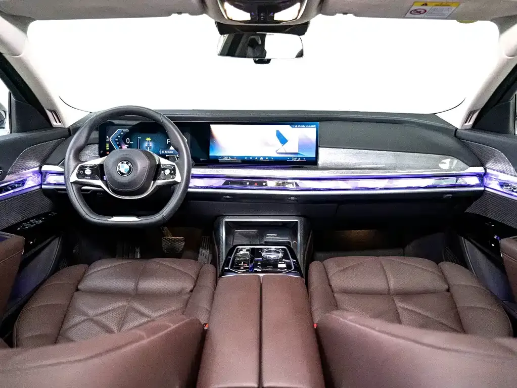 BMW 7 Series 2025 из CN, фото 7