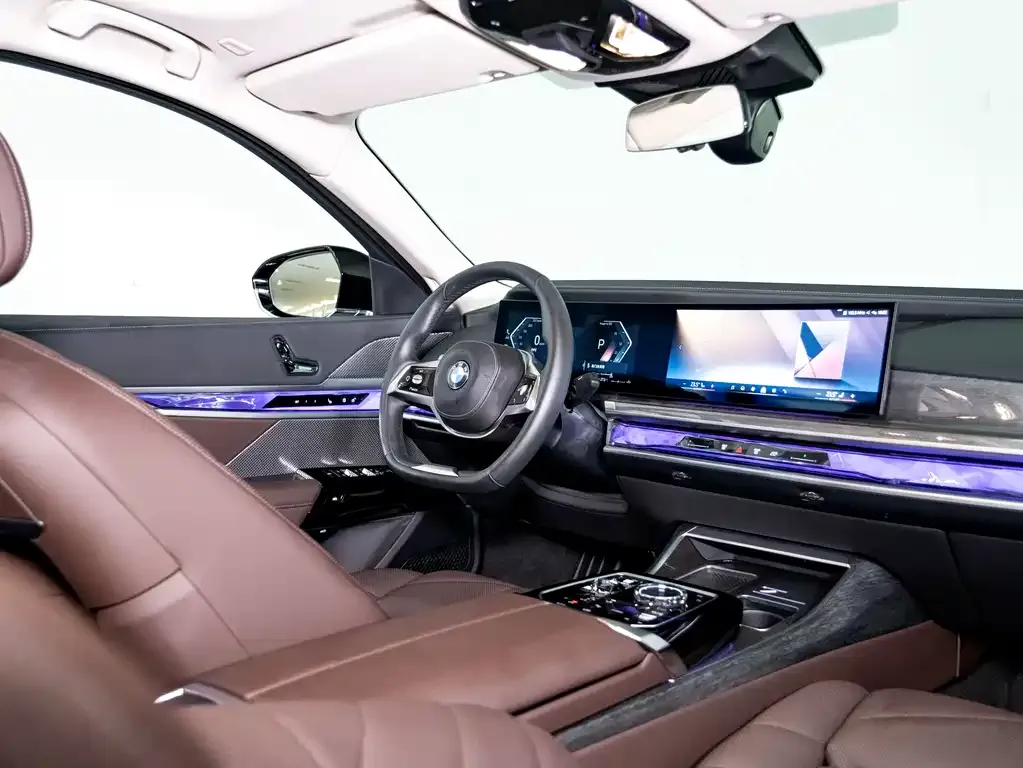 BMW 7 Series 2025 из CN, фото 9