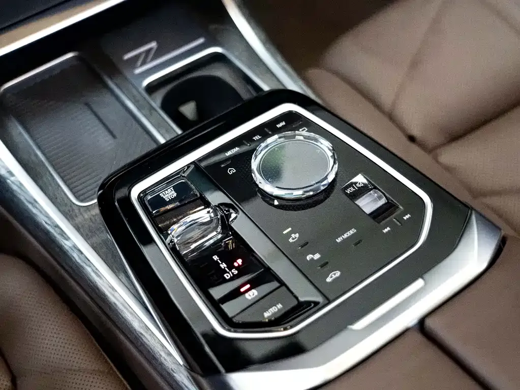 BMW 7 Series 2025 из CN, фото 4