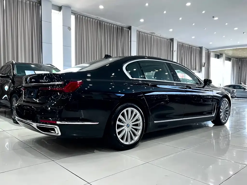 BMW 7 Series — фото 5