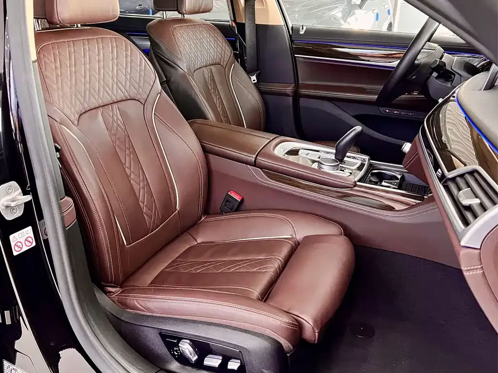 BMW 7 Series — фото 4