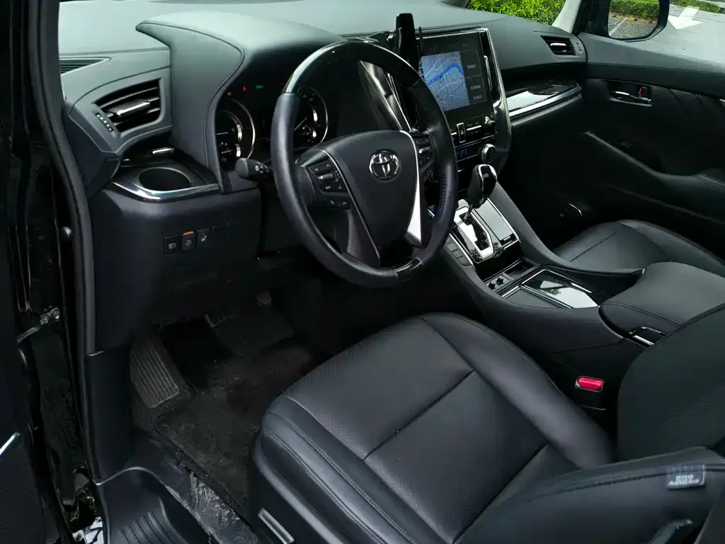 Toyota Vellfire — фото 5