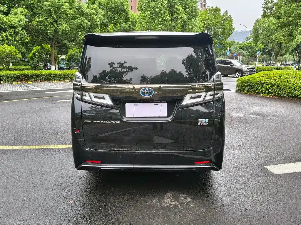 Toyota Vellfire — фото 9