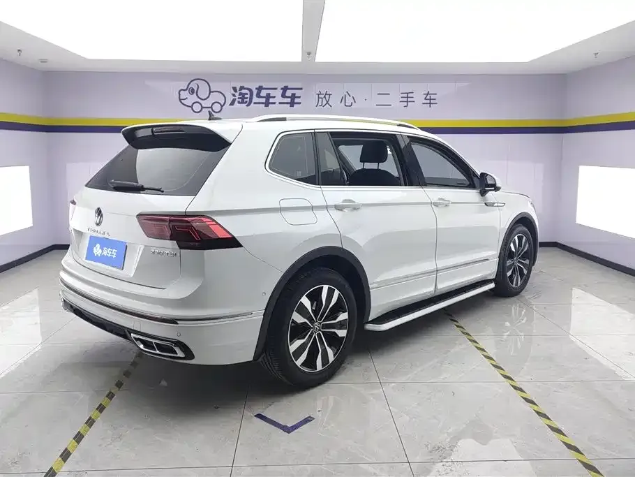 Volkswagen Tiguan L — фото 9