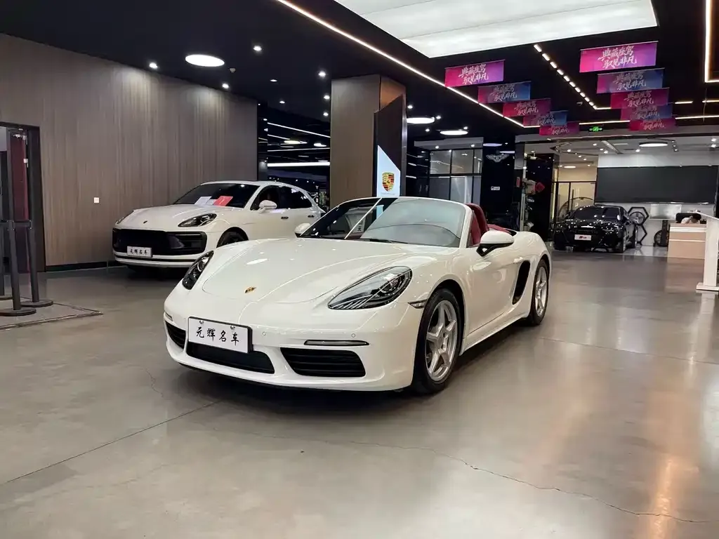 Porsche 718 Boxster 2.0T 1