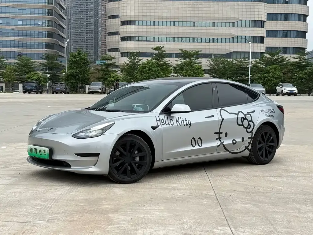 Tesla Model 3 — фото 1