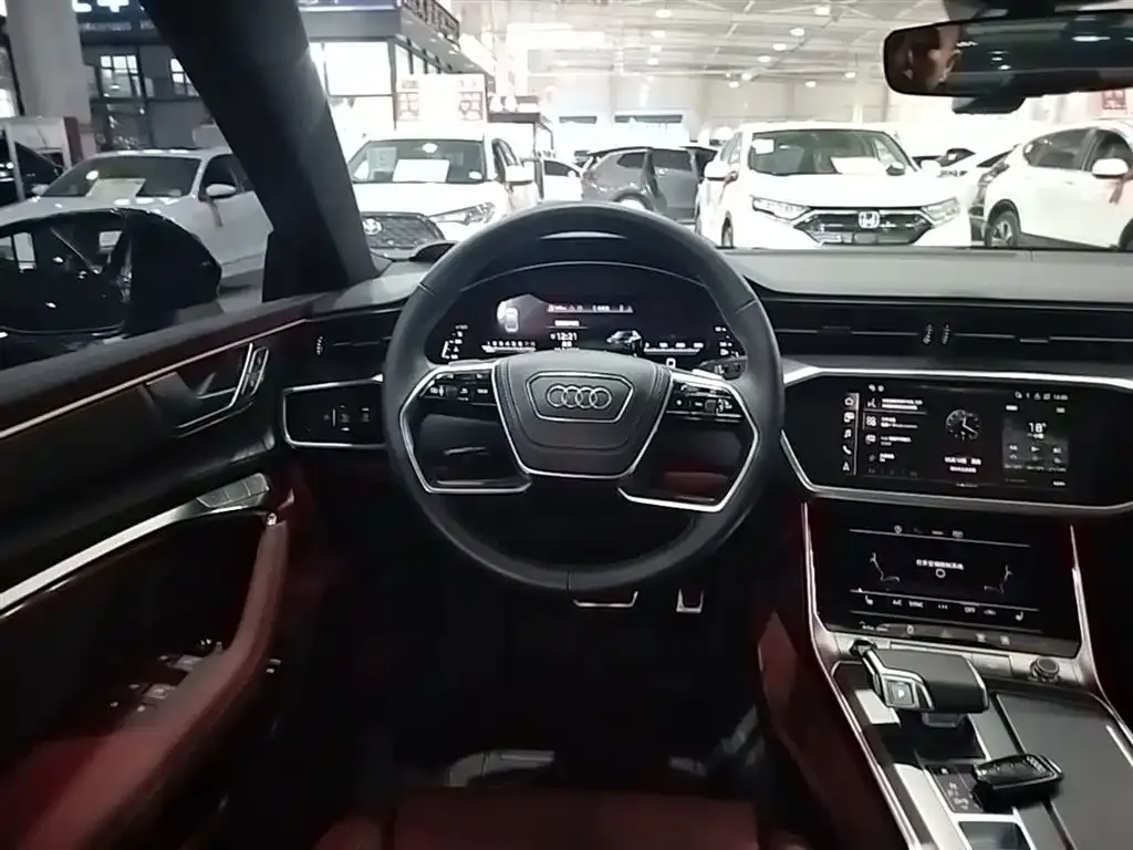 Audi A7L — фото 9