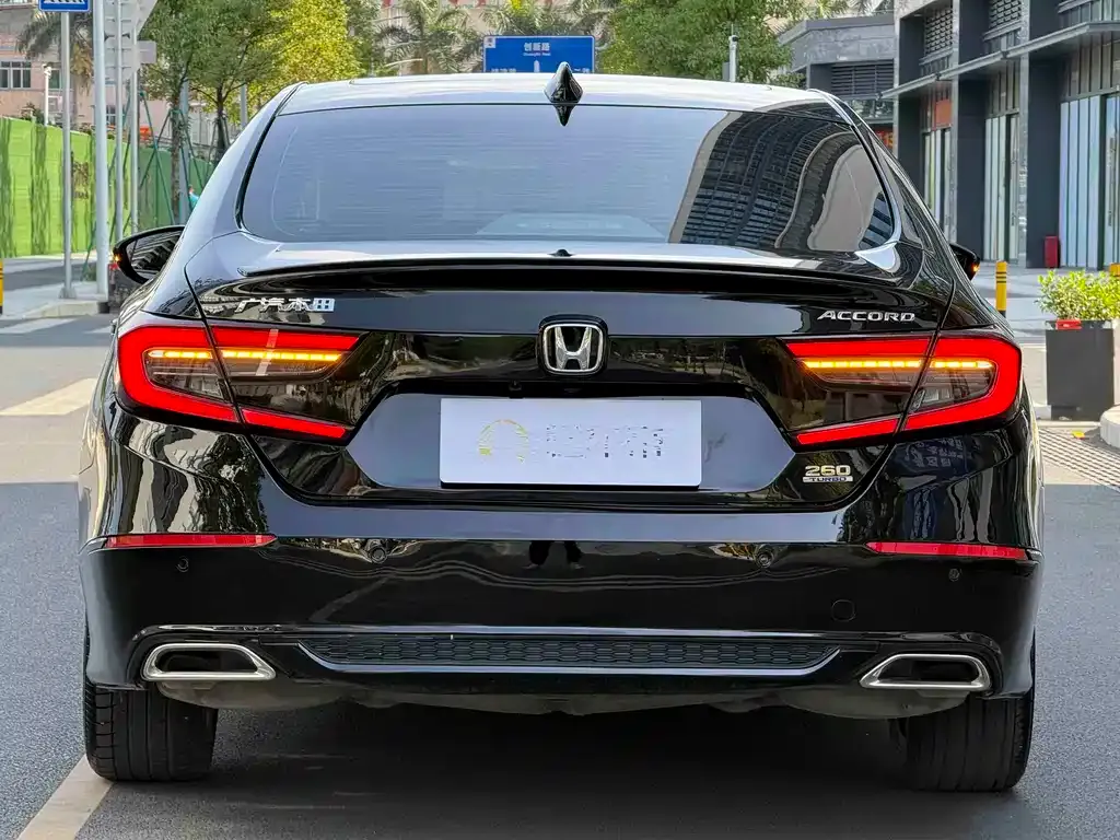 Honda Accord — фото 10