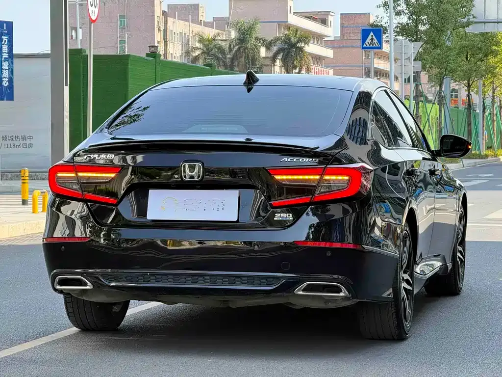 Honda Accord — фото 6