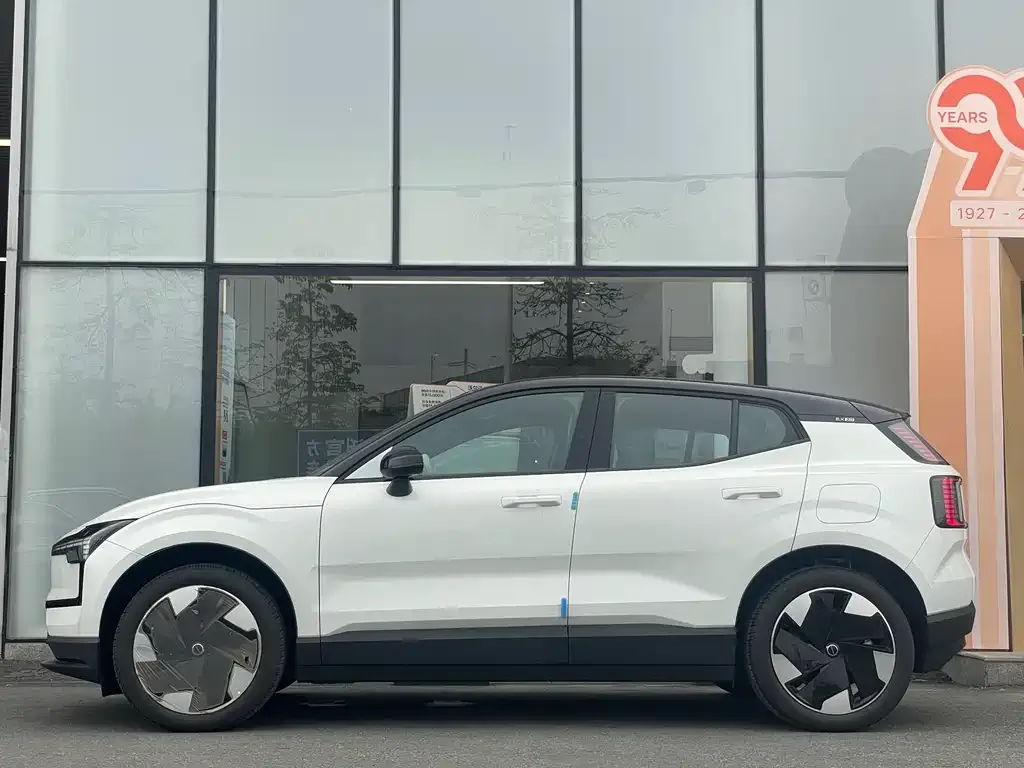 Volvo EX30 2025 из CN, фото 3
