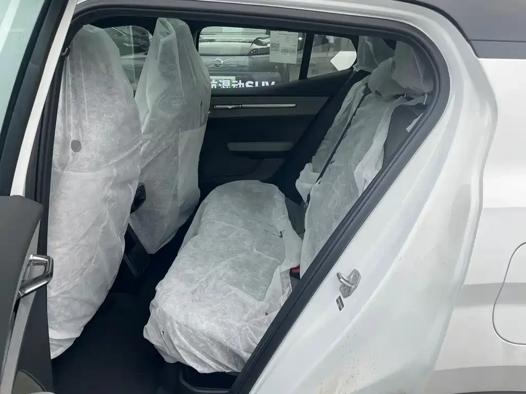 Volvo EX30 2025 из CN, фото 2