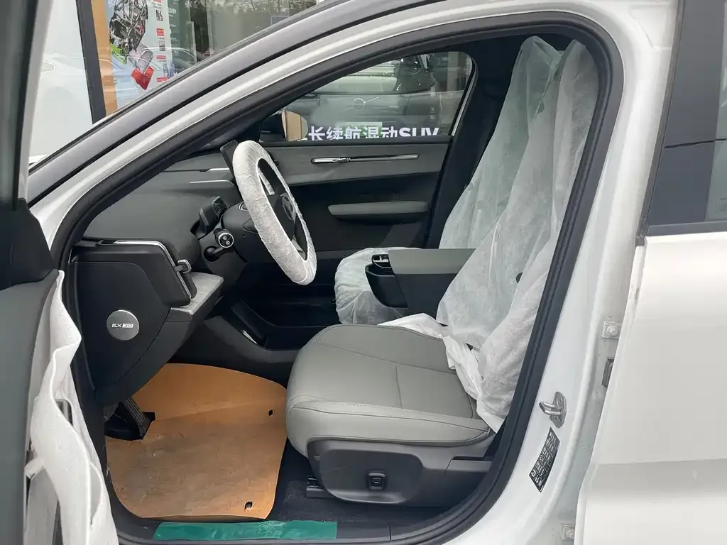 Volvo EX30 2025 из CN, фото 7