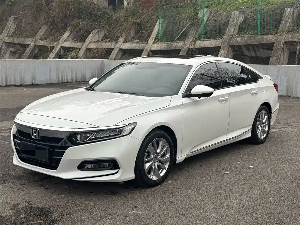 Honda Accord — фото 1