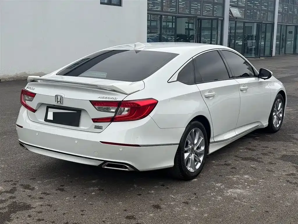 Honda Accord — фото 9