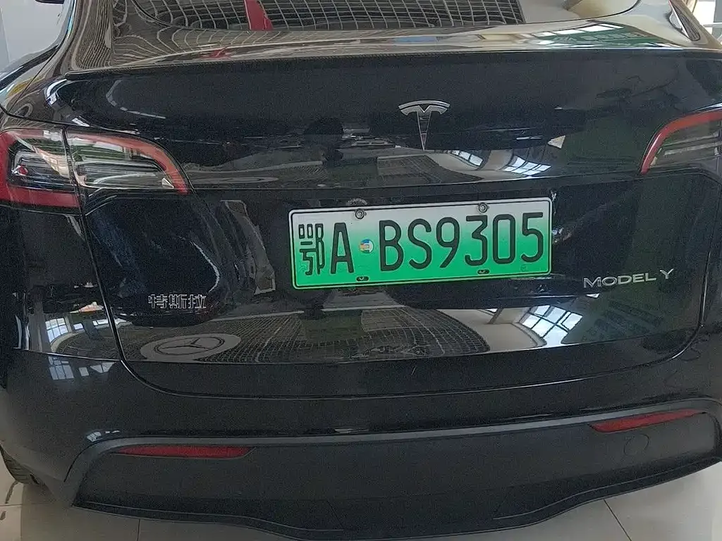 Tesla Model Y — фото 7