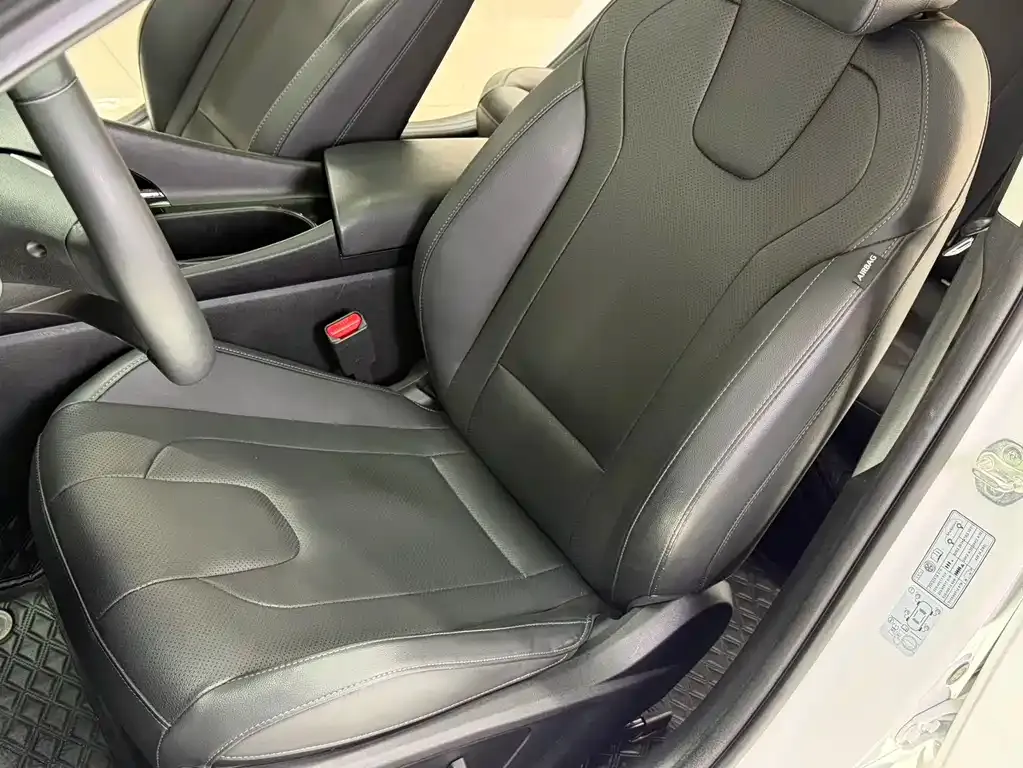 Hyundai Elantra — фото 9