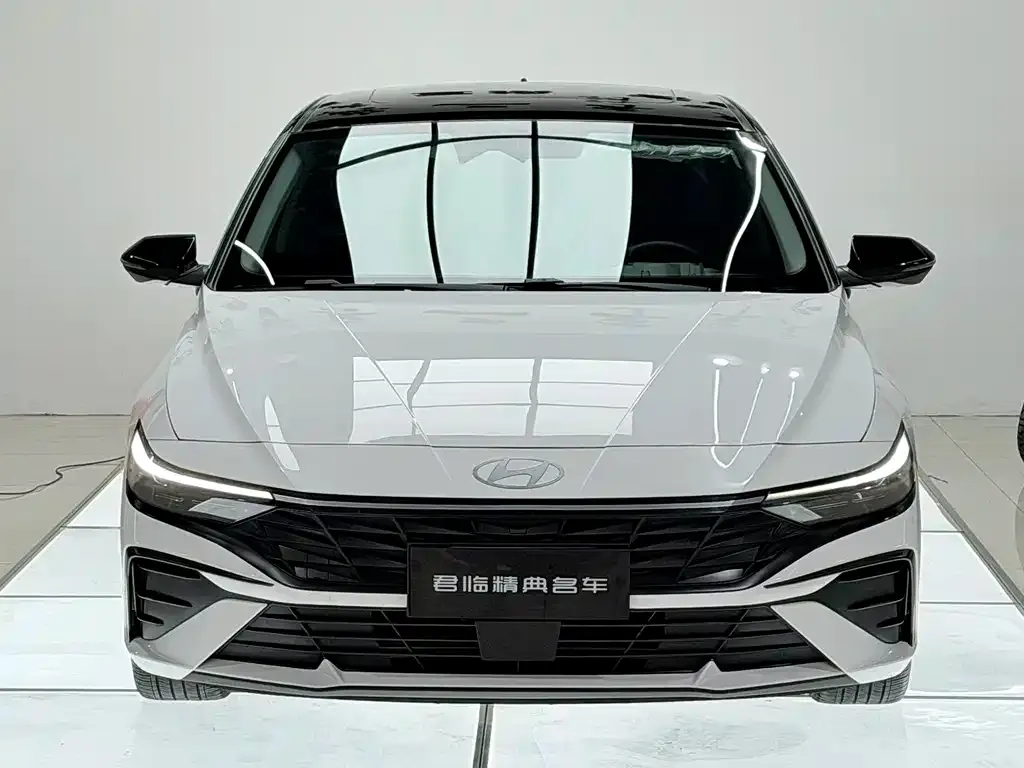 Hyundai Elantra — фото 2