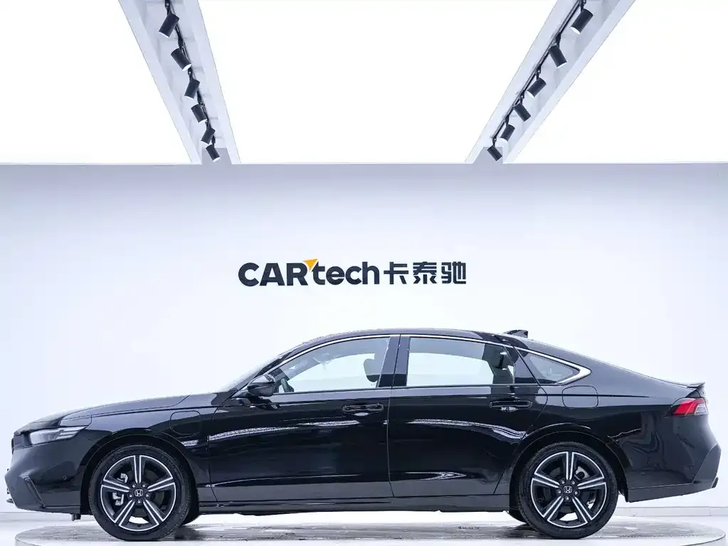 Honda Inspire PHEV 2025 из CN, фото 10