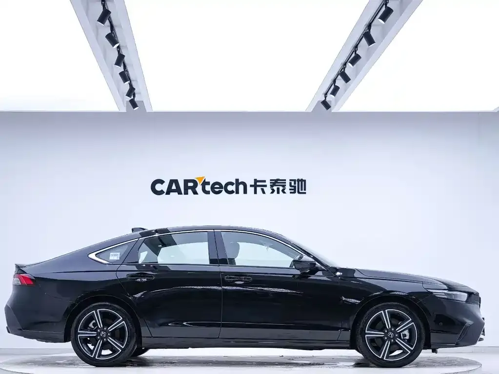 Honda Inspire PHEV 2025 из CN, фото 5