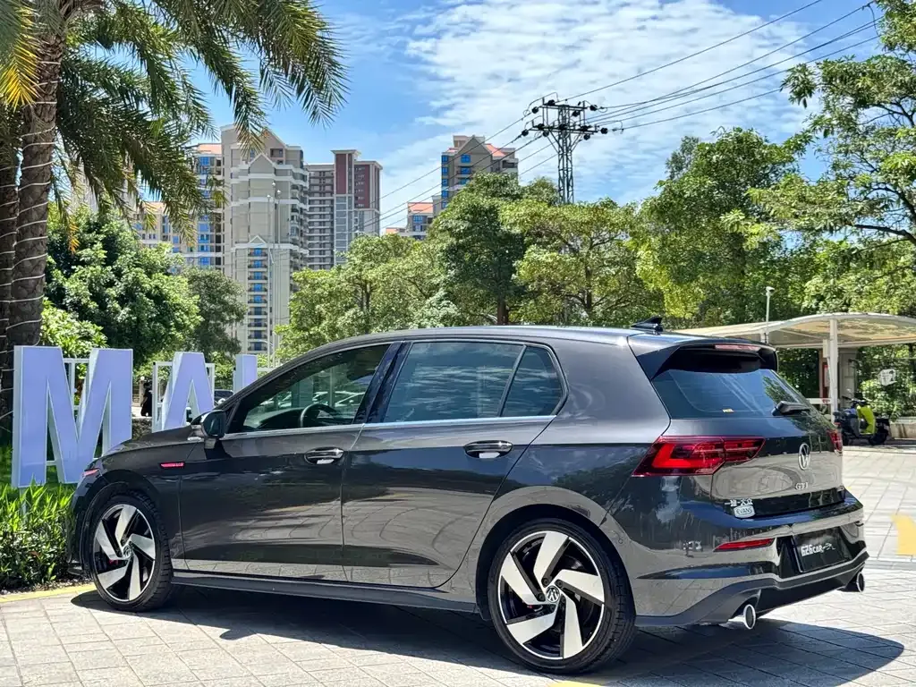 Volkswagen Golf GTI — фото 5