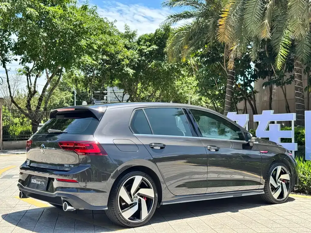 Volkswagen Golf GTI — фото 6