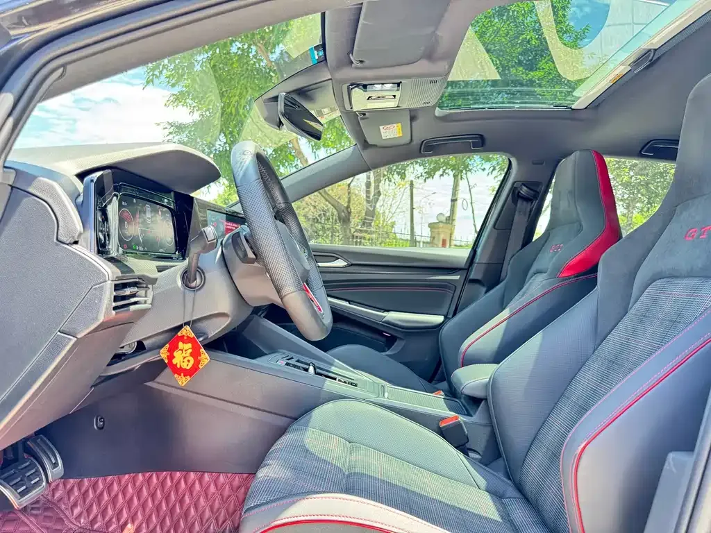 Volkswagen Golf GTI — фото 4