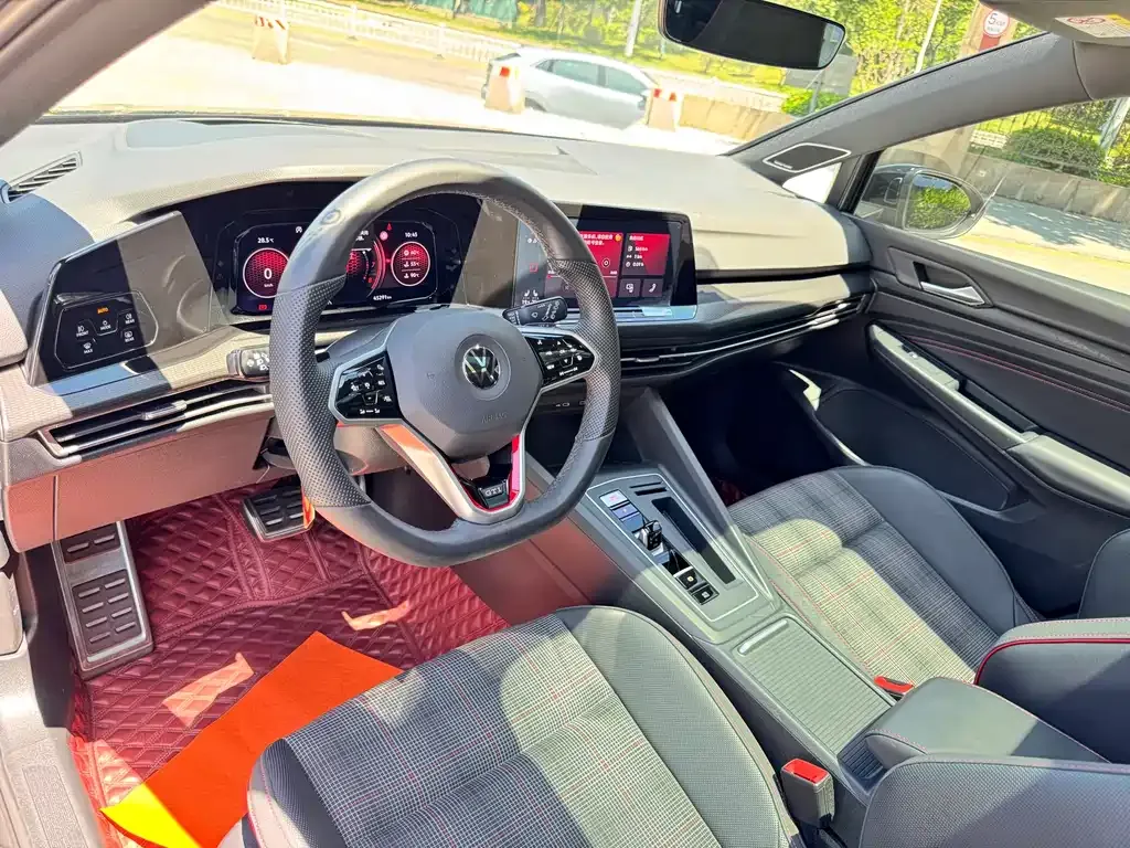 Volkswagen Golf GTI — фото 9