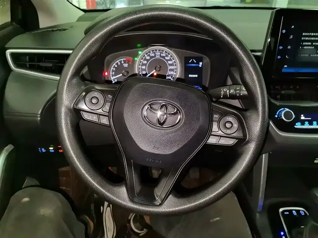 Toyota Corolla Cross — фото 4