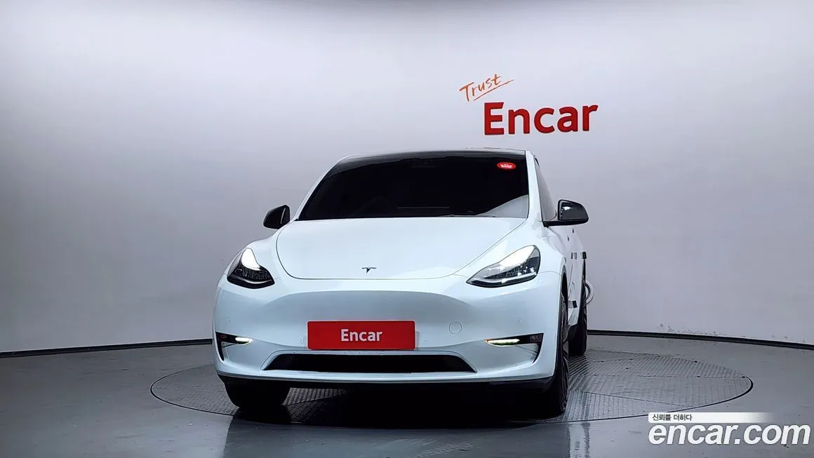Tesla Model Y — фото 6