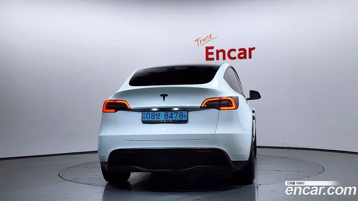 Tesla Model Y — фото 3