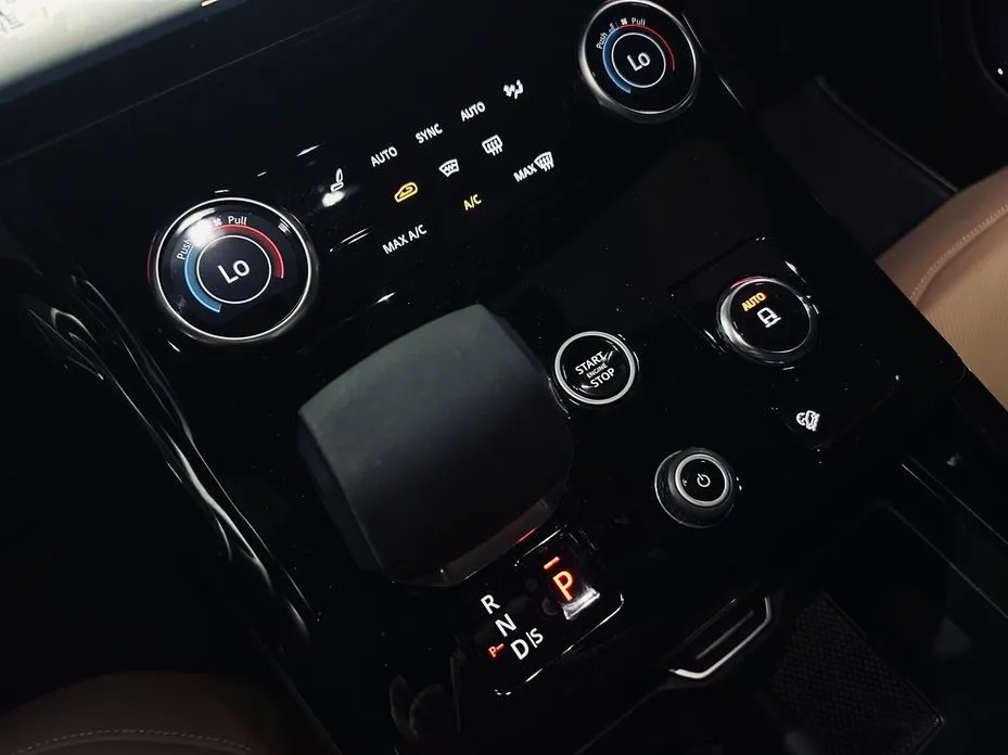 Land Rover Range Rover Sport 2023 из KR, фото 2