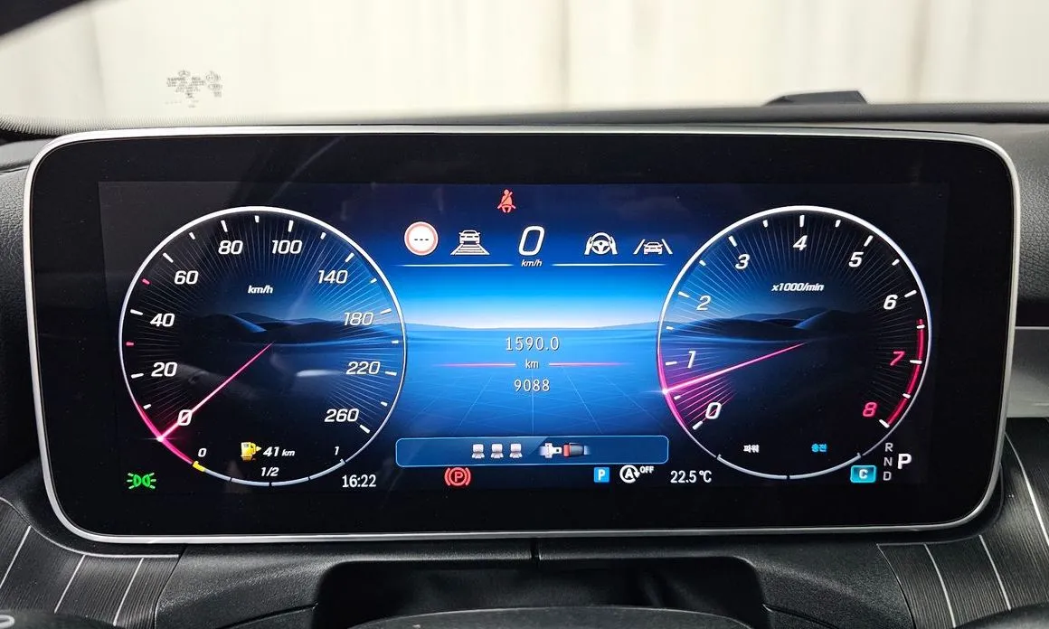Mercedes-Benz C-Class 2025 из KR, фото 3