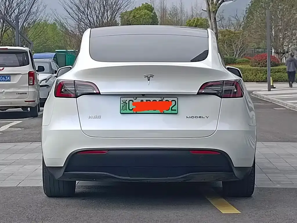 Tesla Model Y — фото 7