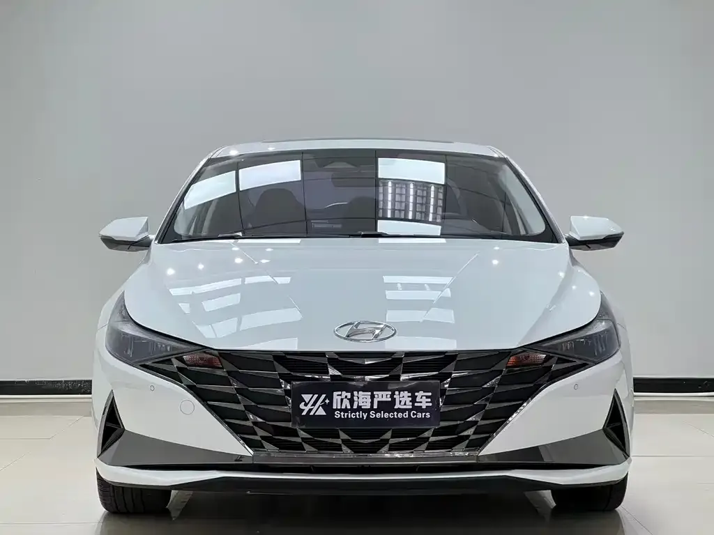 Hyundai Elantra — фото 7