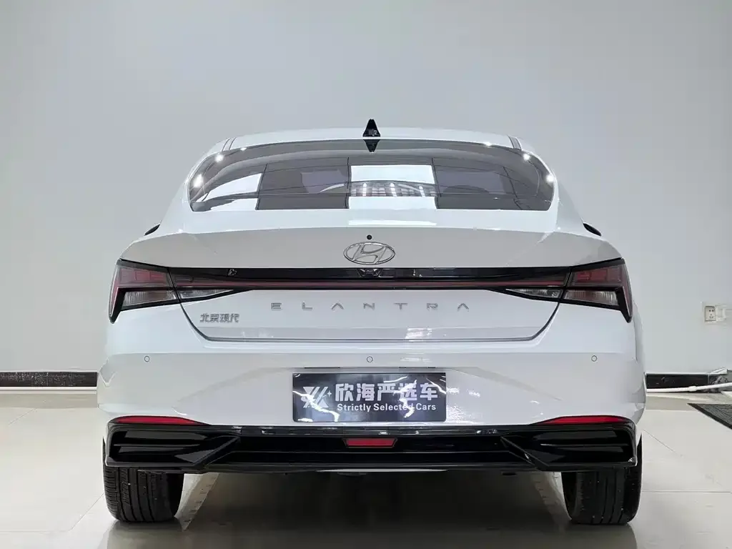 Hyundai Elantra — фото 4