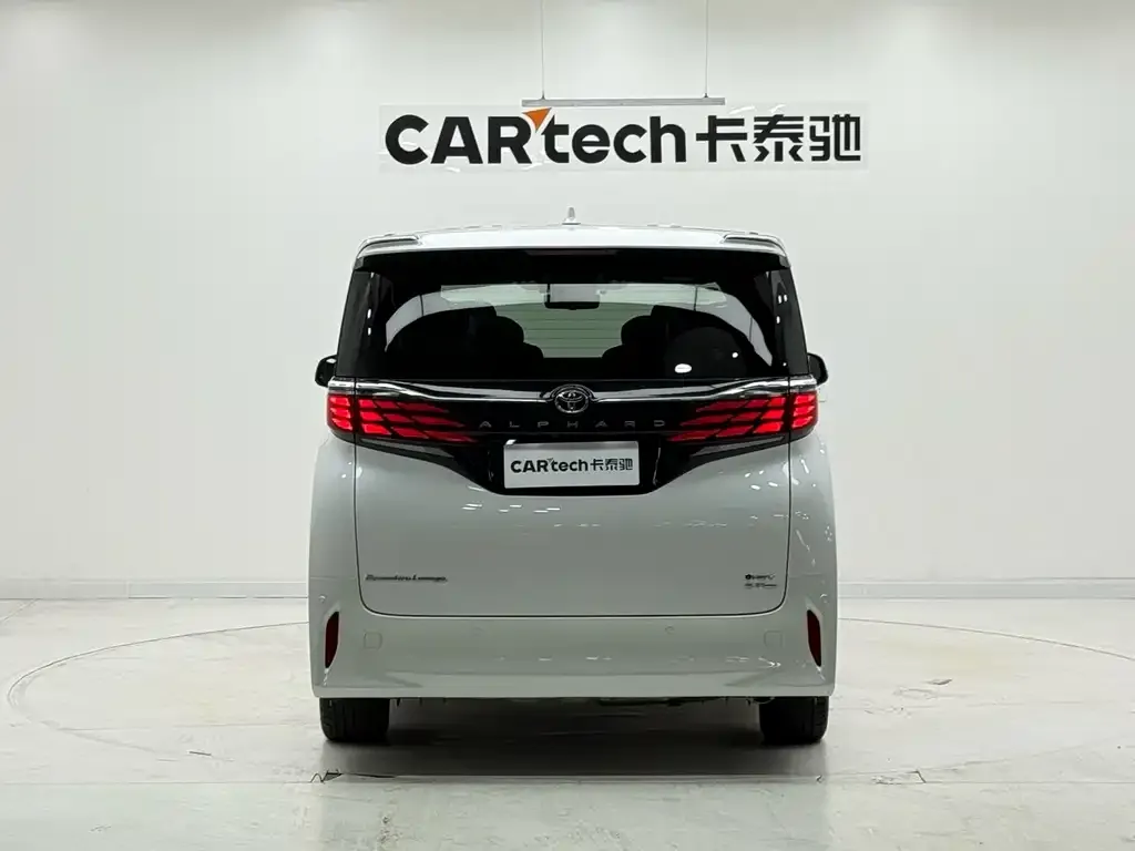 Toyota Alphard — фото 3