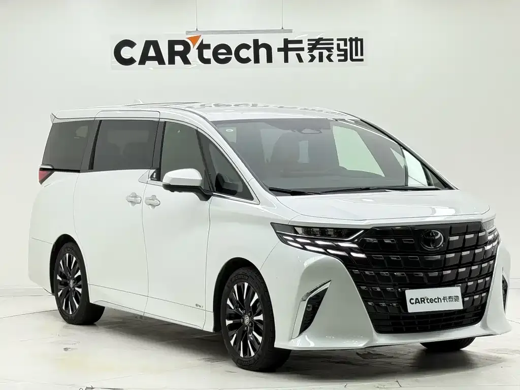 Toyota Alphard — фото 8