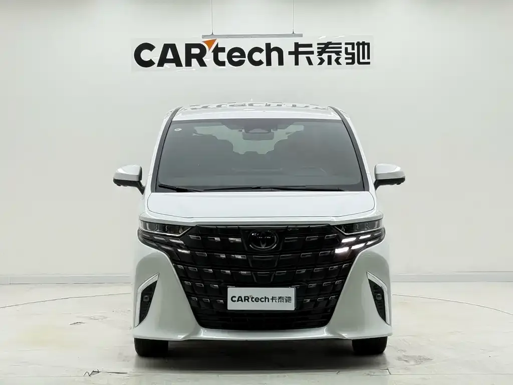 Toyota Alphard — фото 4