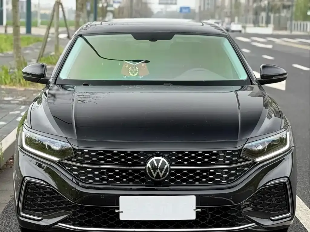 Volkswagen Passat — фото 7