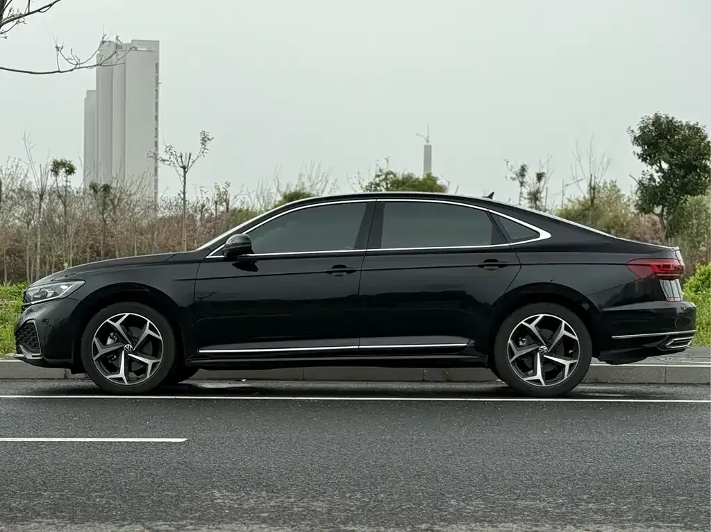 Volkswagen Passat — фото 5