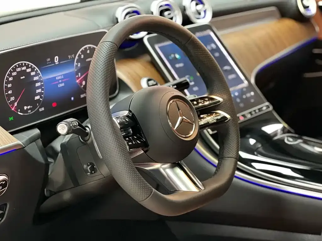Mercedes-Benz GLC — фото 10