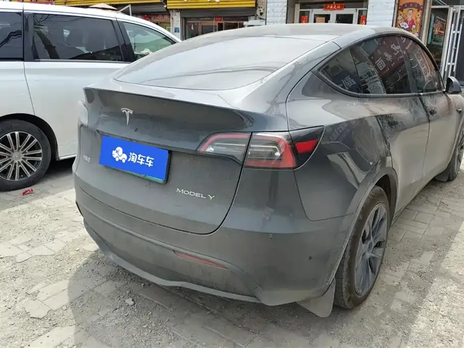 Tesla Model Y — фото 8