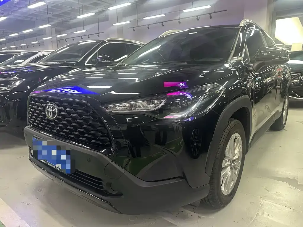Toyota Corolla Cross — фото 1