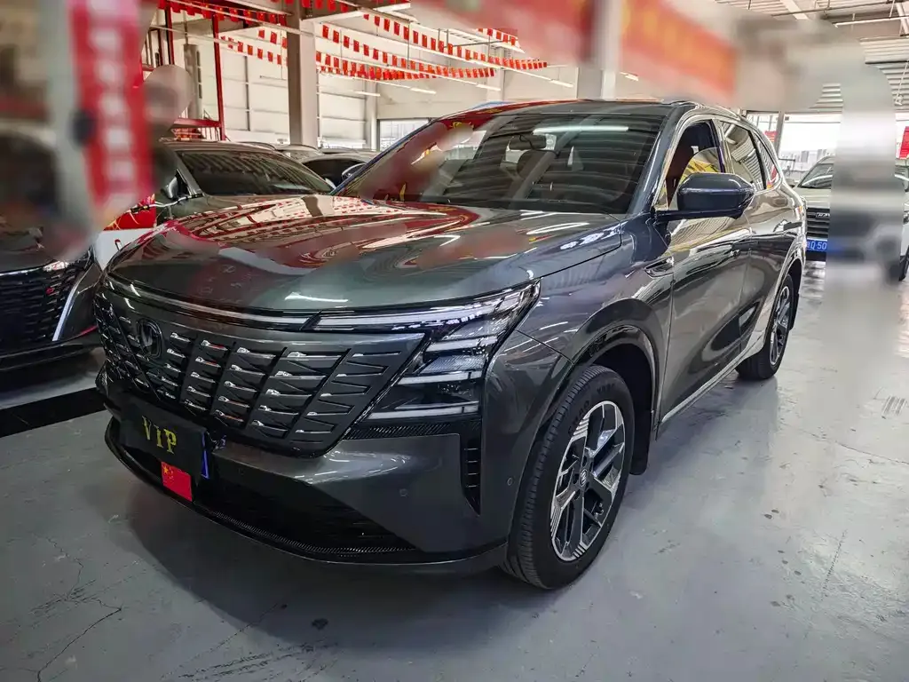 Changan CS75PLUS — фото 1