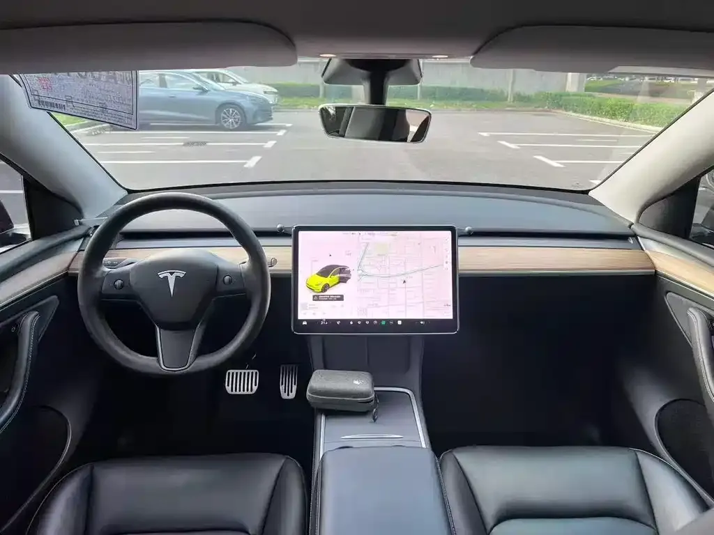 Tesla Model Y — фото 6